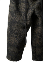 画像をギャラリービューアに読み込む, Aleksandr Manamis Loose Cropped Pant  / Jacquard (BLACK BROWN)
