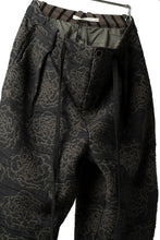 画像をギャラリービューアに読み込む, Aleksandr Manamis Loose Cropped Pant  / Jacquard (BLACK BROWN)