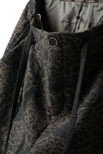 画像をギャラリービューアに読み込む, Aleksandr Manamis Loose Cropped Pant  / Jacquard (BLACK BROWN)