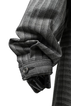 画像をギャラリービューアに読み込む, SOSNOVSKA exclusive FLYING DOWN SHIRT COAT (GREY STRIPE)