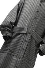 画像をギャラリービューアに読み込む, SOSNOVSKA exclusive FLYING DOWN SHIRT COAT (GREY STRIPE)