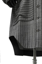 画像をギャラリービューアに読み込む, SOSNOVSKA exclusive FLYING DOWN SHIRT COAT (GREY STRIPE)