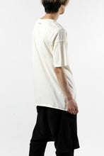Load image into Gallery viewer, FIRST AID TO THE INJURED BANDER T-SHIRT / SINGLE JERSEY (SNOW)