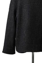 画像をギャラリービューアに読み込む, SOSNOVSKA exclusive CRAWLED OUT POCKET KNIT SWEATER (GREY MELANGE)