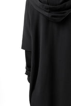 Load image into Gallery viewer, FIRST AID TO THE INJURED HOODY LAYERED SLEEVE ZIP PARKA / FRENCH TERRY + JERSEY (BLACK)