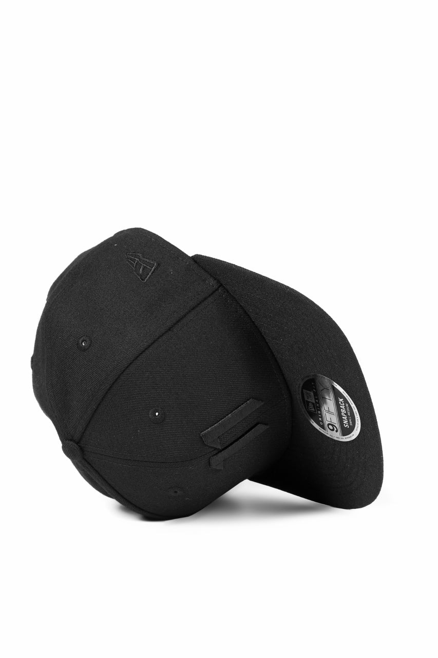 画像をギャラリービューアに読み込む, 11 BY BORIS BIDJAN SABERI x 9 FIFTY NEW ERA "EMBRO LOGO CAP" (BLACK x BLACK)