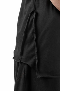 Load image into Gallery viewer, FIRST AID TO THE INJURED BANDER T-SHIRT / SINGLE JERSEY (BLACK)