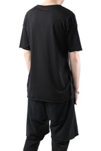 Load image into Gallery viewer, FIRST AID TO THE INJURED BANDER T-SHIRT / SINGLE JERSEY (BLACK)