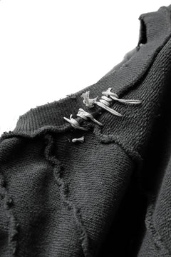 画像をギャラリービューアに読み込む, A.F ARTEFACT "FRAYED" DAMAGE LOOSEY SWEATER TOPS (GREY)