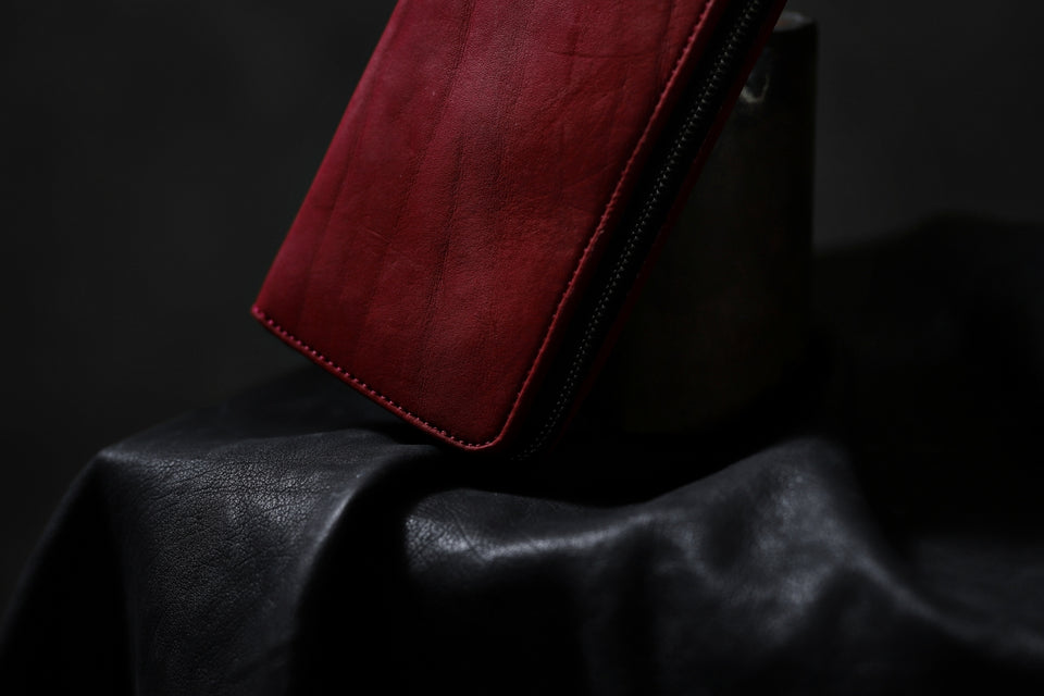 Load image into Gallery viewer, ISAMU KATAYAMA BACKLASH exclusive ROUND FASTNER WALLET / DOUBLE-SHOULDER OBJECT DYED (RED)