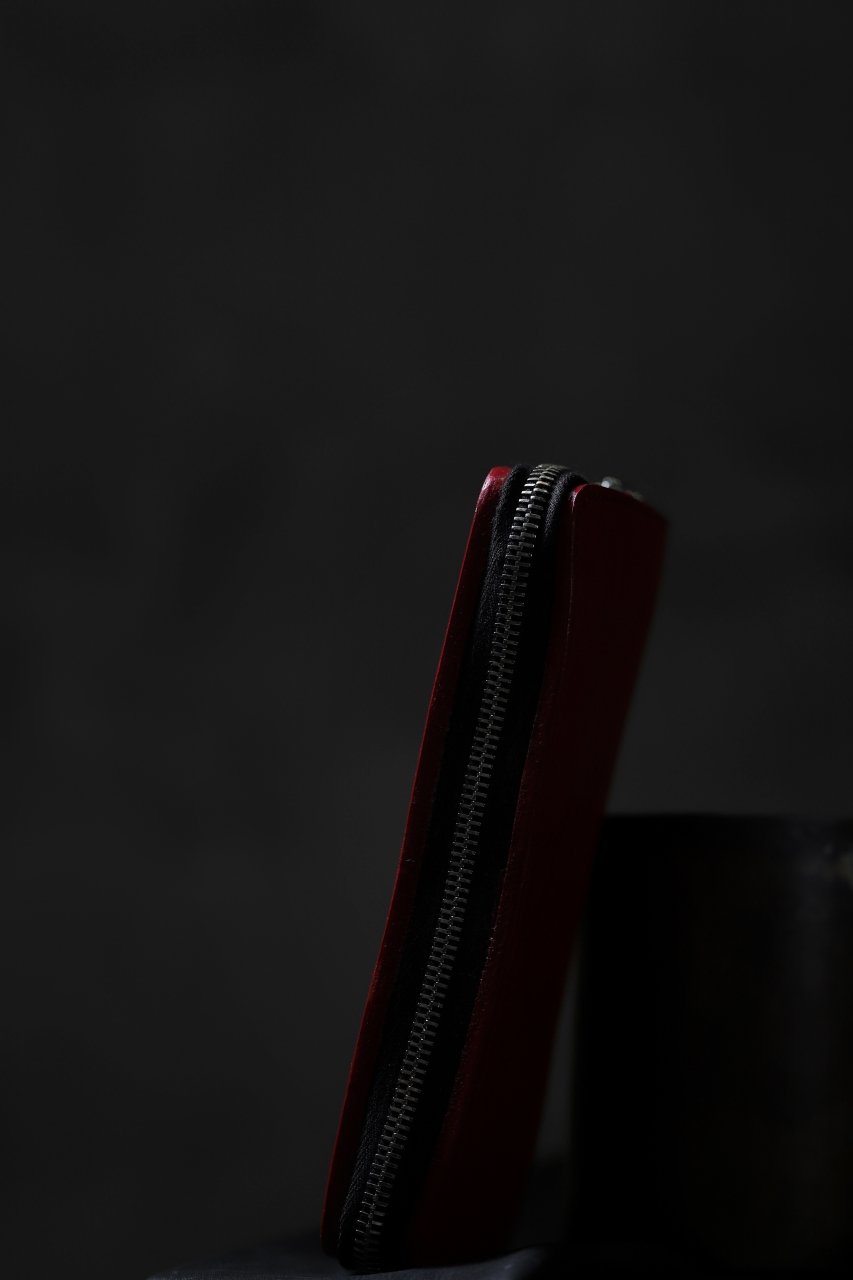 Load image into Gallery viewer, ISAMU KATAYAMA BACKLASH exclusive ROUND FASTNER WALLET / DOUBLE-SHOULDER OBJECT DYED (RED)