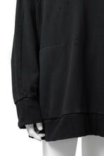 画像をギャラリービューアに読み込む, A.F ARTEFACT "FRAYED" DAMAGE LOOSEY SWEATER TOPS (BLACK)