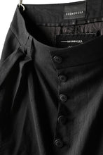 画像をギャラリービューアに読み込む, SOSNOVSKA exclusive NARROW CLOWN PANTS / SCRATCHED SILK (BLACK)
