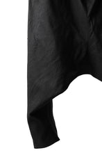 画像をギャラリービューアに読み込む, SOSNOVSKA exclusive NARROW CLOWN PANTS / SCRATCHED SILK (BLACK)