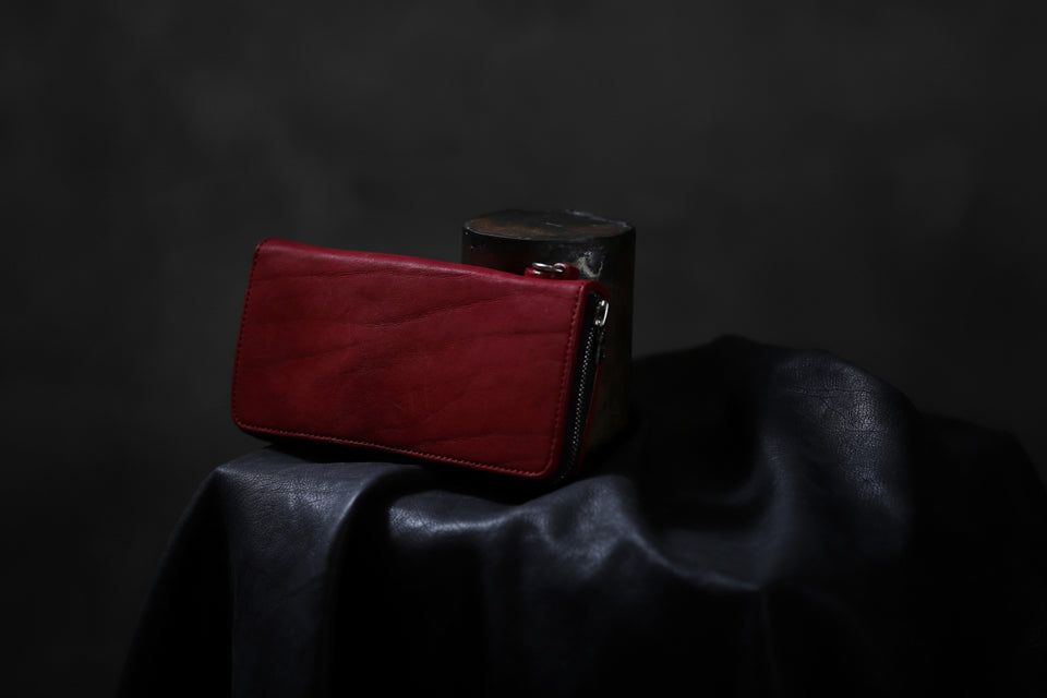 Load image into Gallery viewer, ISAMU KATAYAMA BACKLASH exclusive ROUND FASTNER WALLET / DOUBLE-SHOULDER OBJECT DYED (RED)