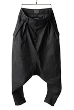 画像をギャラリービューアに読み込む, SOSNOVSKA exclusive NARROW CLOWN PANTS / SCRATCHED SILK (BLACK)