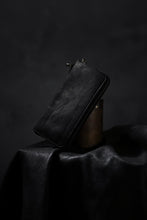 Load image into Gallery viewer, ISAMU KATAYAMA BACKLASH exclusive ROUND FASTNER WALLET / DOUBLE-SHOULDER OBJECT DYED (BLACK)