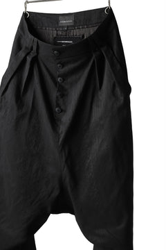 画像をギャラリービューアに読み込む, SOSNOVSKA exclusive NARROW CLOWN PANTS / SCRATCHED SILK (BLACK)