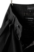 画像をギャラリービューアに読み込む, SOSNOVSKA exclusive NARROW CLOWN PANTS / SCRATCHED SILK (BLACK)