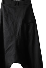 画像をギャラリービューアに読み込む, SOSNOVSKA exclusive NARROW CLOWN PANTS / SCRATCHED SILK (BLACK)
