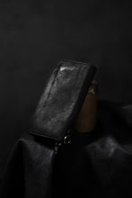 Load image into Gallery viewer, ISAMU KATAYAMA BACKLASH exclusive ROUND FASTNER WALLET / DOUBLE-SHOULDER OBJECT DYED (BLACK)