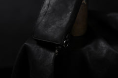Load image into Gallery viewer, ISAMU KATAYAMA BACKLASH exclusive ROUND FASTNER WALLET / DOUBLE-SHOULDER OBJECT DYED (BLACK)