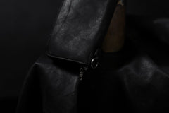 Load image into Gallery viewer, ISAMU KATAYAMA BACKLASH exclusive ROUND FASTNER WALLET / DOUBLE-SHOULDER OBJECT DYED (BLACK)