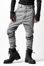 画像をギャラリービューアに読み込む, DEFORMATER.® "SPLASH" SLIM FIT JEANS WITH FLAP DETAIL / VERTICAL DENIM (ASPHALT)