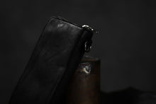 Load image into Gallery viewer, ISAMU KATAYAMA BACKLASH exclusive ROUND FASTNER WALLET / DOUBLE-SHOULDER OBJECT DYED (BLACK)