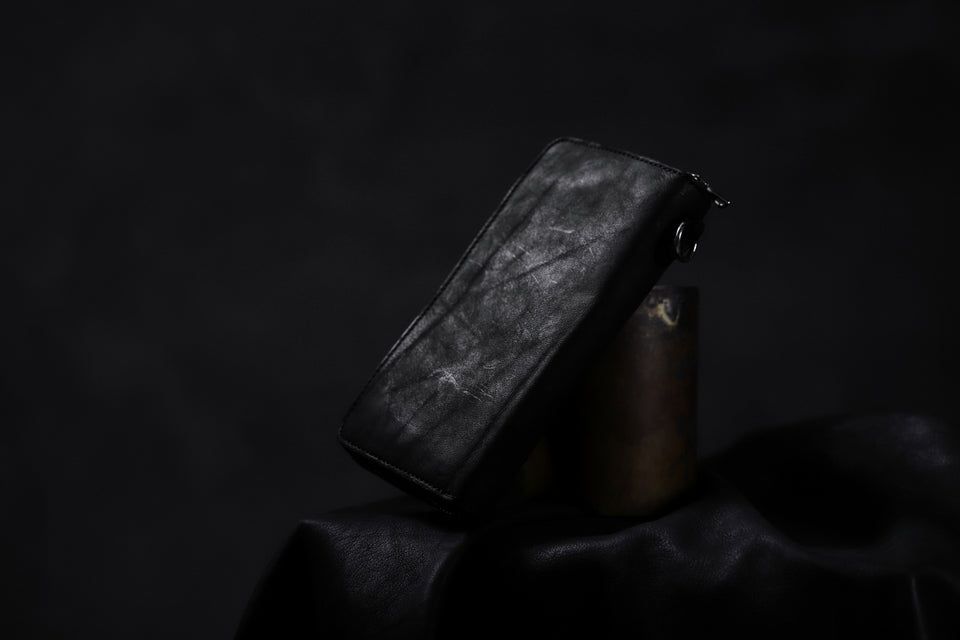 Load image into Gallery viewer, ISAMU KATAYAMA BACKLASH exclusive ROUND FASTNER WALLET / DOUBLE-SHOULDER OBJECT DYED (BLACK)