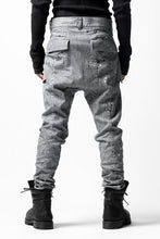 画像をギャラリービューアに読み込む, DEFORMATER.® &quot;SPLASH&quot; SLIM FIT JEANS WITH FLAP DETAIL / VERTICAL DENIM (ASPHALT)