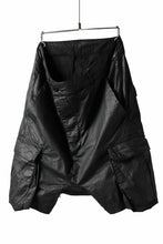 画像をギャラリービューアに読み込む, 11 BY BORIS BIDJAN SABERI CARGO POCKET SHORTS "P20-F1482" (STRETCH COTTON / BLACK COATED)