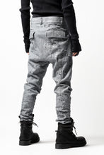画像をギャラリービューアに読み込む, DEFORMATER.® "SPLASH" SLIM FIT JEANS WITH FLAP DETAIL / VERTICAL DENIM (ASPHALT)