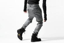 画像をギャラリービューアに読み込む, DEFORMATER.® "SPLASH" SLIM FIT JEANS WITH FLAP DETAIL / VERTICAL DENIM (ASPHALT)
