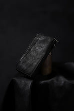 Load image into Gallery viewer, ISAMU KATAYAMA BACKLASH exclusive ROUND FASTNER WALLET / DOUBLE-SHOULDER OBJECT DYED (BLACK)