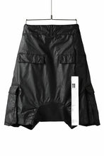 画像をギャラリービューアに読み込む, 11 BY BORIS BIDJAN SABERI CARGO POCKET SHORTS "P20-F1482" (STRETCH COTTON / BLACK COATED)