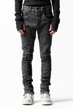 画像をギャラリービューアに読み込む, thomkrom OVER LOCKED SKINNY TROUSERS /  FADE STRETCH DENIM (LIGHT GREY)