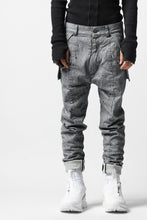 画像をギャラリービューアに読み込む, DEFORMATER.® "SPLASH" SLIM FIT JEANS WITH FLAP DETAIL / VERTICAL DENIM (ASPHALT)