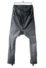 画像をギャラリービューアに読み込む, 11 BY BORIS BIDJAN SABERI LOW-DROPPED CROTCH BAGGY PANT "P4C-F-1481" (STRETCH DENIM / DIRTY GREY)