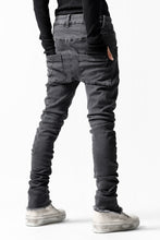 画像をギャラリービューアに読み込む, thomkrom OVER LOCKED SKINNY TROUSERS /  FADE STRETCH DENIM (LIGHT GREY)