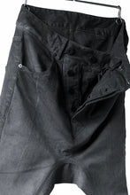 画像をギャラリービューアに読み込む, 11 BY BORIS BIDJAN SABERI LOW-DROPPED CROTCH BAGGY PANT "P4C-F-1481" (STRETCH DENIM / DIRTY GREY)