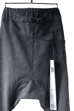 画像をギャラリービューアに読み込む, 11 BY BORIS BIDJAN SABERI LOW-DROPPED CROTCH BAGGY PANT "P4C-F-1481" (STRETCH DENIM / DIRTY GREY)