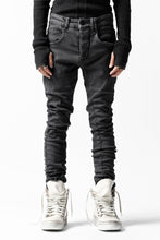 画像をギャラリービューアに読み込む, thomkrom OVER LOCKED SKINNY TROUSERS /  FADE STRETCH DENIM (LIGHT GREY)