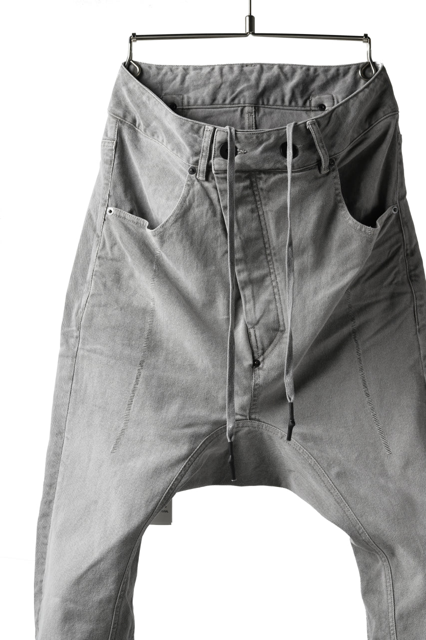 画像をギャラリービューアに読み込む, 11 BY BORIS BIDJAN SABERI LOW-DROPPED CROTCH BAGGY PANT "P4C-F-1481" (STRETCH DENIM / ICE GREY)