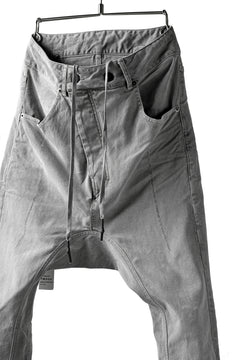 画像をギャラリービューアに読み込む, 11 BY BORIS BIDJAN SABERI LOW-DROPPED CROTCH BAGGY PANT "P4C-F-1481" (STRETCH DENIM / ICE GREY)