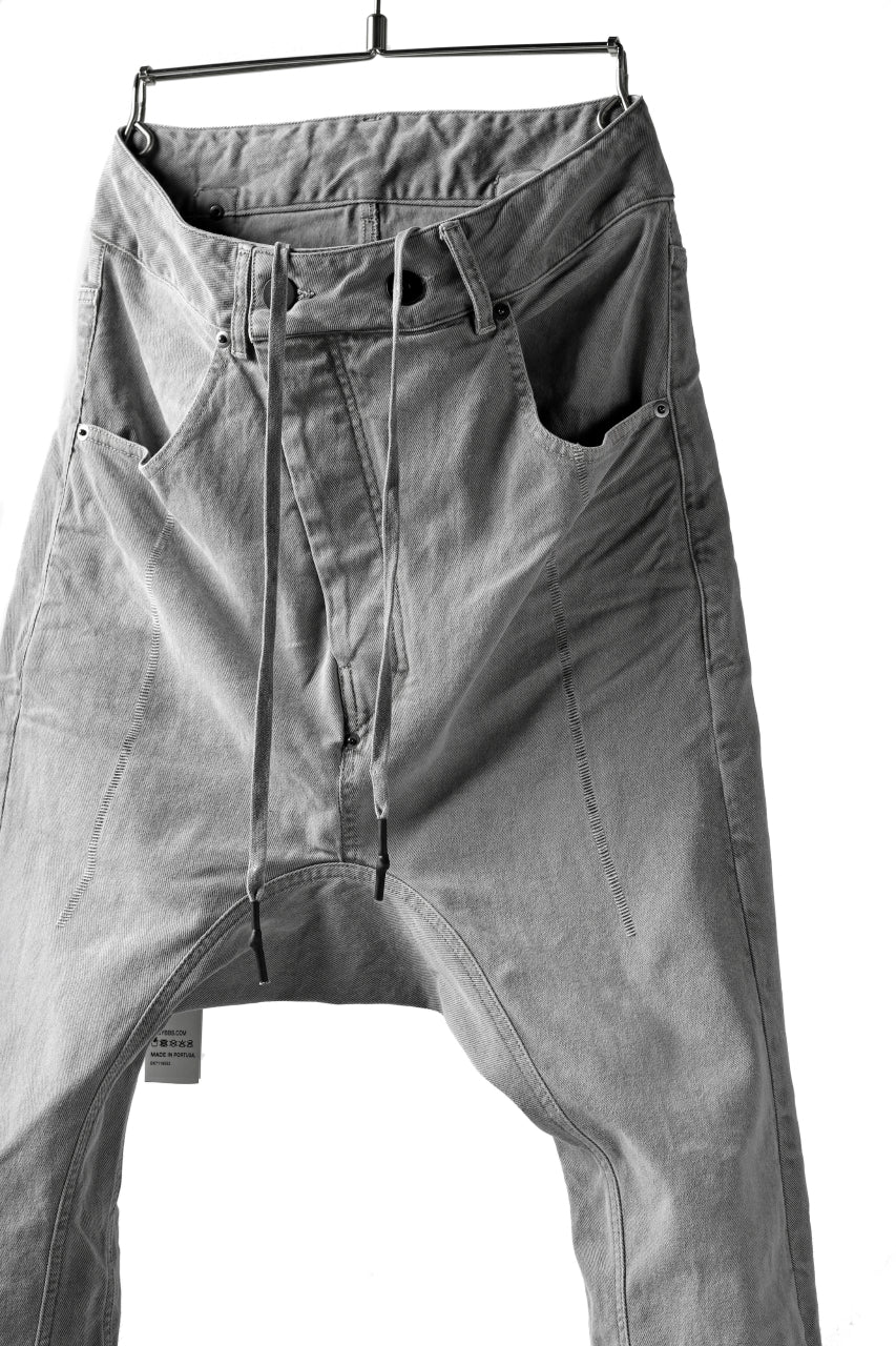 画像をギャラリービューアに読み込む, 11 BY BORIS BIDJAN SABERI LOW-DROPPED CROTCH BAGGY PANT "P4C-F-1481" (STRETCH DENIM / ICE GREY)