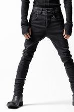 画像をギャラリービューアに読み込む, thomkrom OVER LOCKED SKINNY TROUSERS /  HYPER STRETCH DENIM (BLACK)