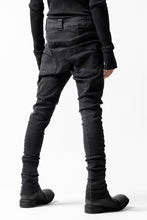 画像をギャラリービューアに読み込む, thomkrom OVER LOCKED SKINNY TROUSERS /  HYPER STRETCH DENIM (BLACK)