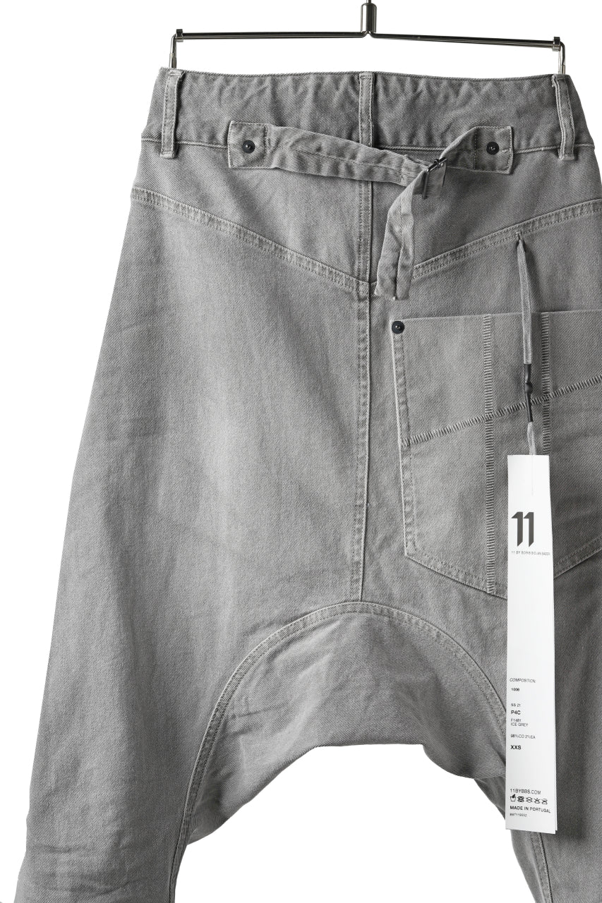 画像をギャラリービューアに読み込む, 11 BY BORIS BIDJAN SABERI LOW-DROPPED CROTCH BAGGY PANT "P4C-F-1481" (STRETCH DENIM / ICE GREY)