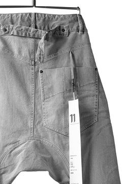画像をギャラリービューアに読み込む, 11 BY BORIS BIDJAN SABERI LOW-DROPPED CROTCH BAGGY PANT "P4C-F-1481" (STRETCH DENIM / ICE GREY)